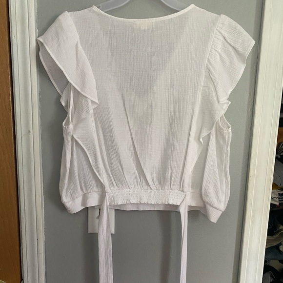 Never worn white top - Picture 2 of 2